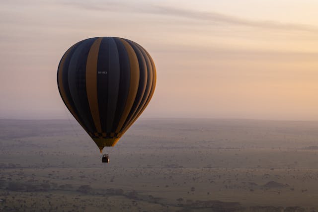 Dubai for Thrill-Seekers: Skydiving, Hot Air Ballooning, and Extreme Sports