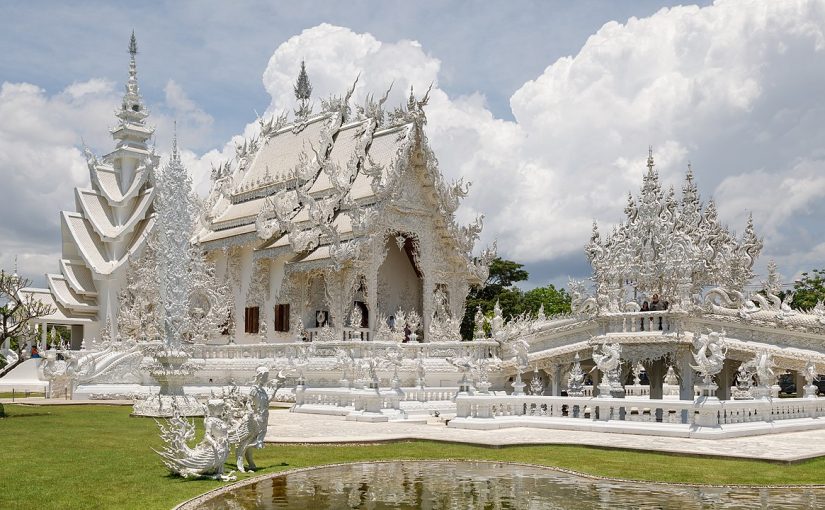 Chiang_Rai_Thailand_Wat-Rong-Khun-01