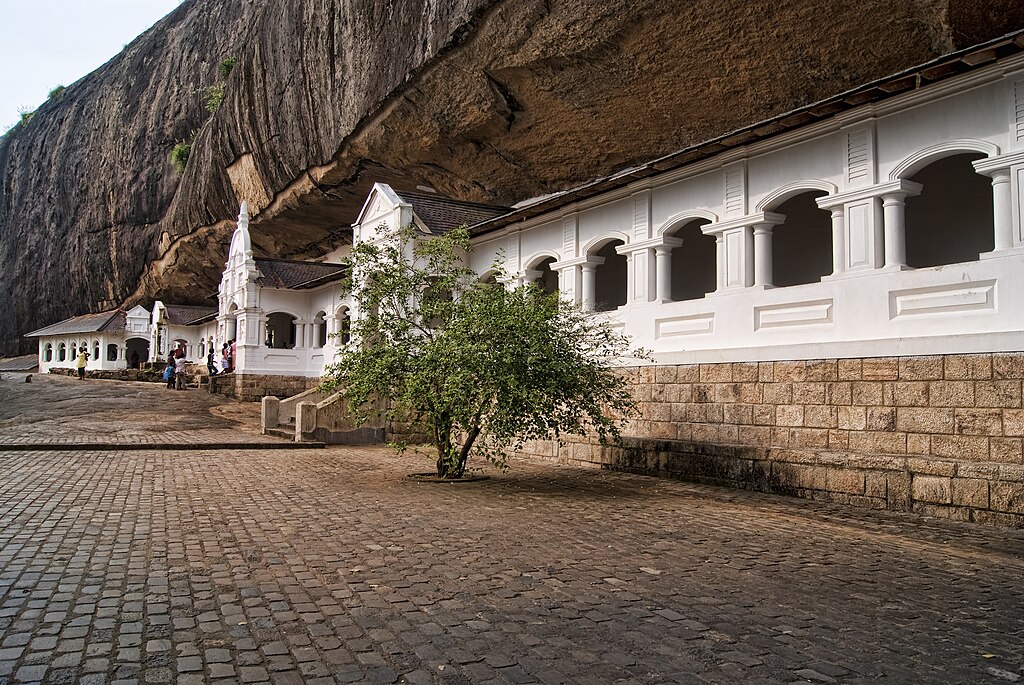 Dambulla_Cave